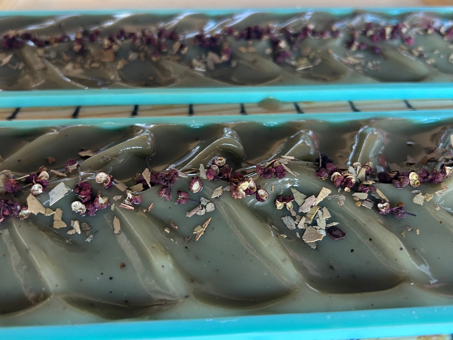 Scented with spearmint, lime and rosemary essential oil, you will feel like you are taking the most refreshing shower in the forest. Winter Forest soap is made with nourishing goat's milk, cocoa butter, shea butter, avocado oil, caster oil, french green clay, bamboo charcoal and ground juniper berries for light exfoliation. Kendrick Homestead