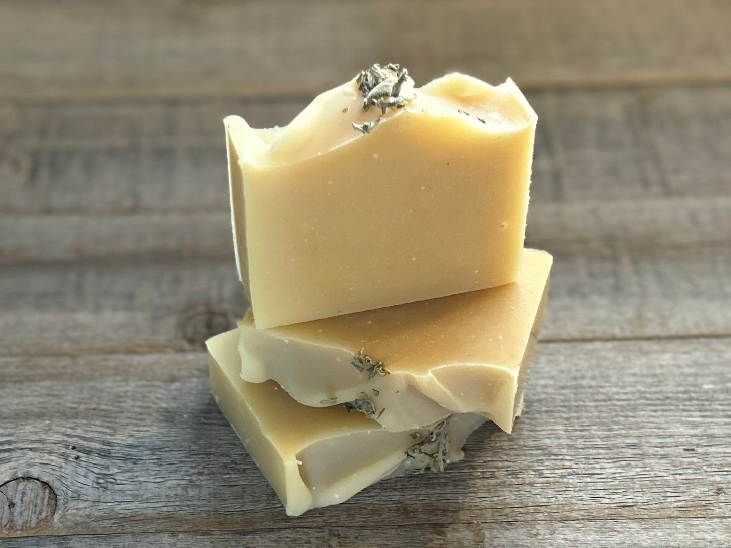 Let the worries of the day slide away with the help of this relaxing herbal blend of white sage, lavender and cedarwood. Lavender & White Sage soap is made with nourishing goat's milk, olive oil, coconut oil, cocoa butter, shea butter, sweet almond oil, castor oil, kaolin clay and dried white sage. Kendrick Homestead