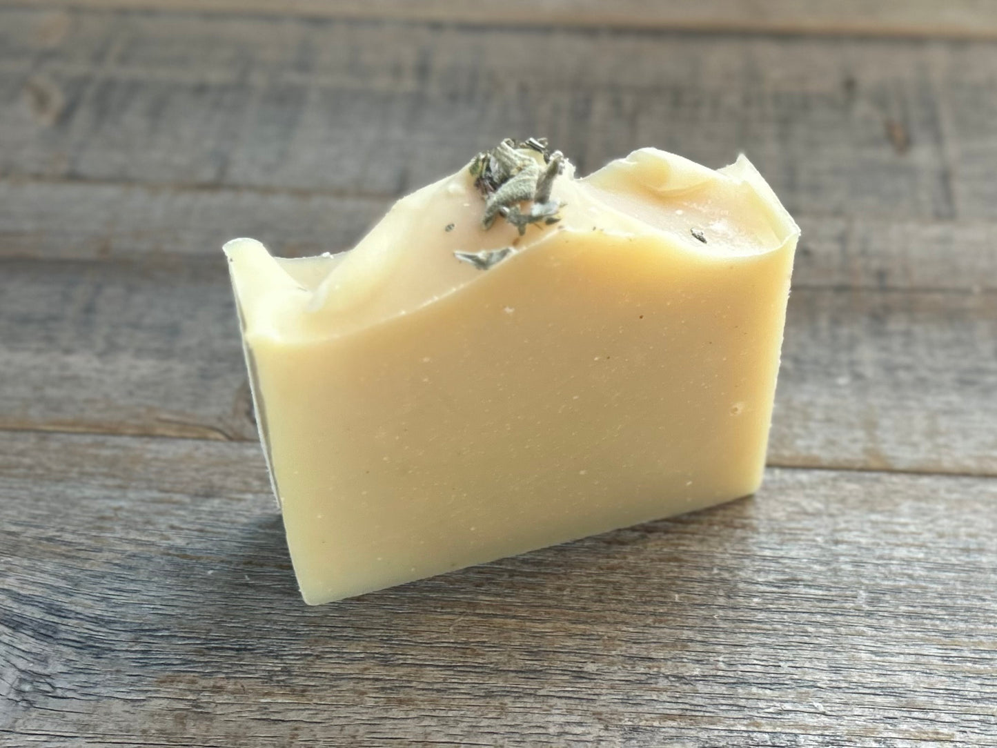 Let the worries of the day slide away with the help of this relaxing herbal blend of white sage, lavender and cedarwood. Lavender & White Sage soap is made with nourishing goat's milk, olive oil, coconut oil, cocoa butter, shea butter, sweet almond oil, castor oil, kaolin clay and dried white sage. Kendrick Homestead