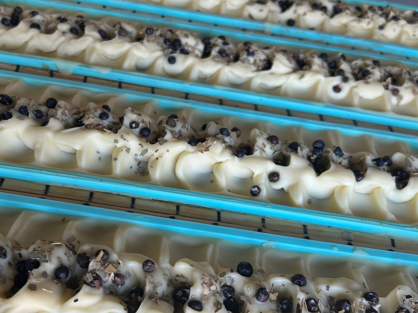 Into The Woods soap is made with a blend of peppermint, spearmint and rosemary essential oil for a refreshing, cooling effect on the skin. This blend will ease your mind and clear your senses. Made with nourishing goat's milk, cocoa butter, avocado oil, kaolin clay, french green clay and ground juniper berries for light exfoliation. Kendrick Homestead