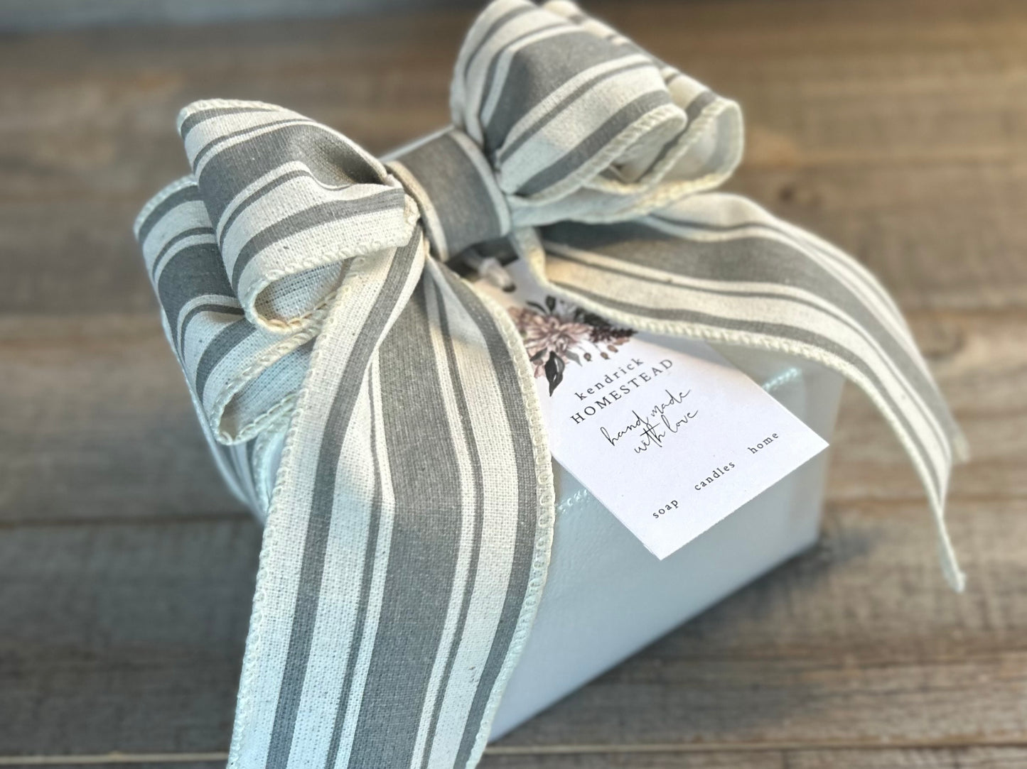Farmhouse gift wrapping