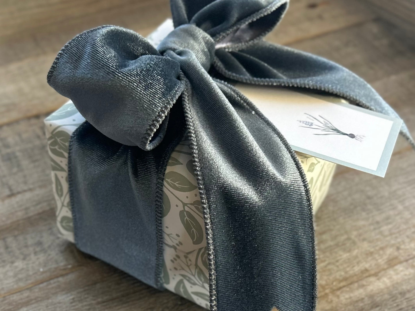 Muscari gift wrapping, Kendrick Homestead