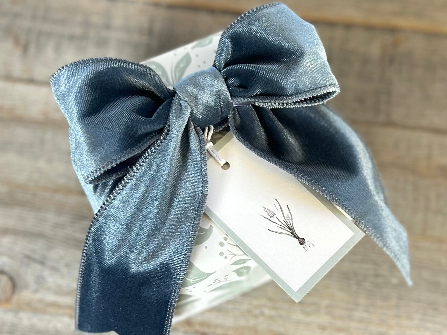 Muscari gift wrapping, Kendrick Homestead