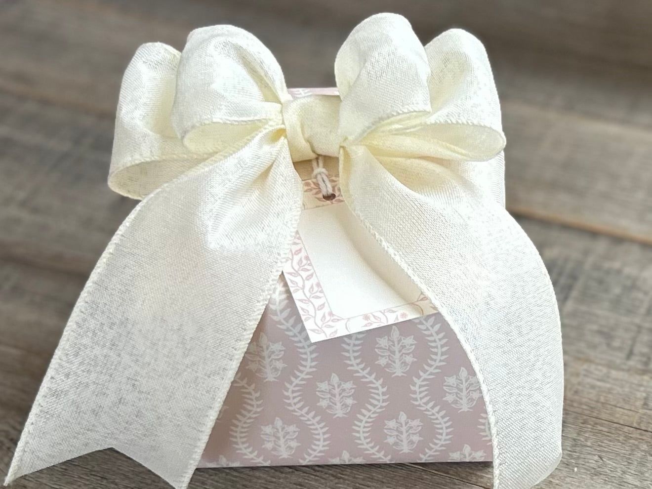 Dalia gift wrapping, Kendrick Homestead