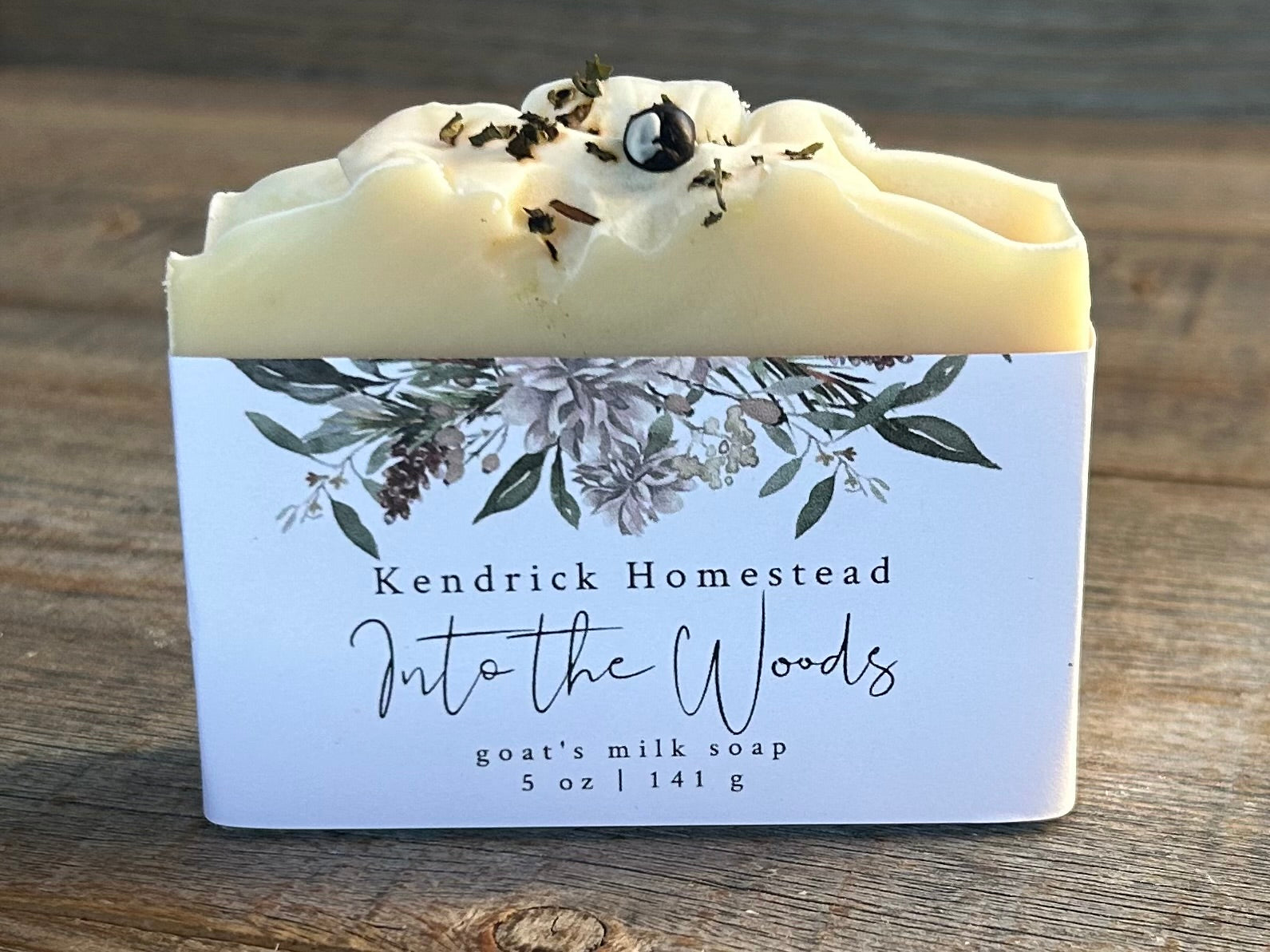 Into The Woods soap is made with a blend of peppermint, spearmint and rosemary essential oil for a refreshing, cooling effect on the skin. This blend will ease your mind and clear your senses. Made with nourishing goat's milk, cocoa butter, avocado oil, kaolin clay, french green clay and ground juniper berries for light exfoliation. Kendrick Homestead