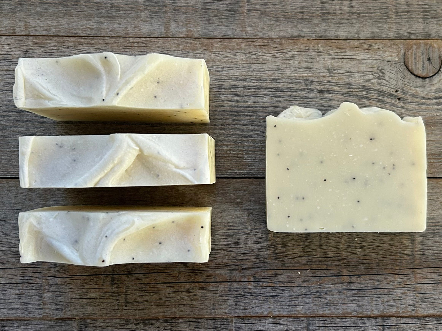 A calming blend of lavender, rosemary and cedar wood, White Aspen soap is our strongest exfoliating soap with ground pumice and poppy seeds. This it great for scrubbing dirt off your hands (and a favorite for men).  White Aspen is made with aloe vera juice, cocoa butter, sweet almond oil and creamy shea butter. The kaolin clay absorbs excess oil, gently cleanses and soothes irritated skin.  Kendrick Homestead