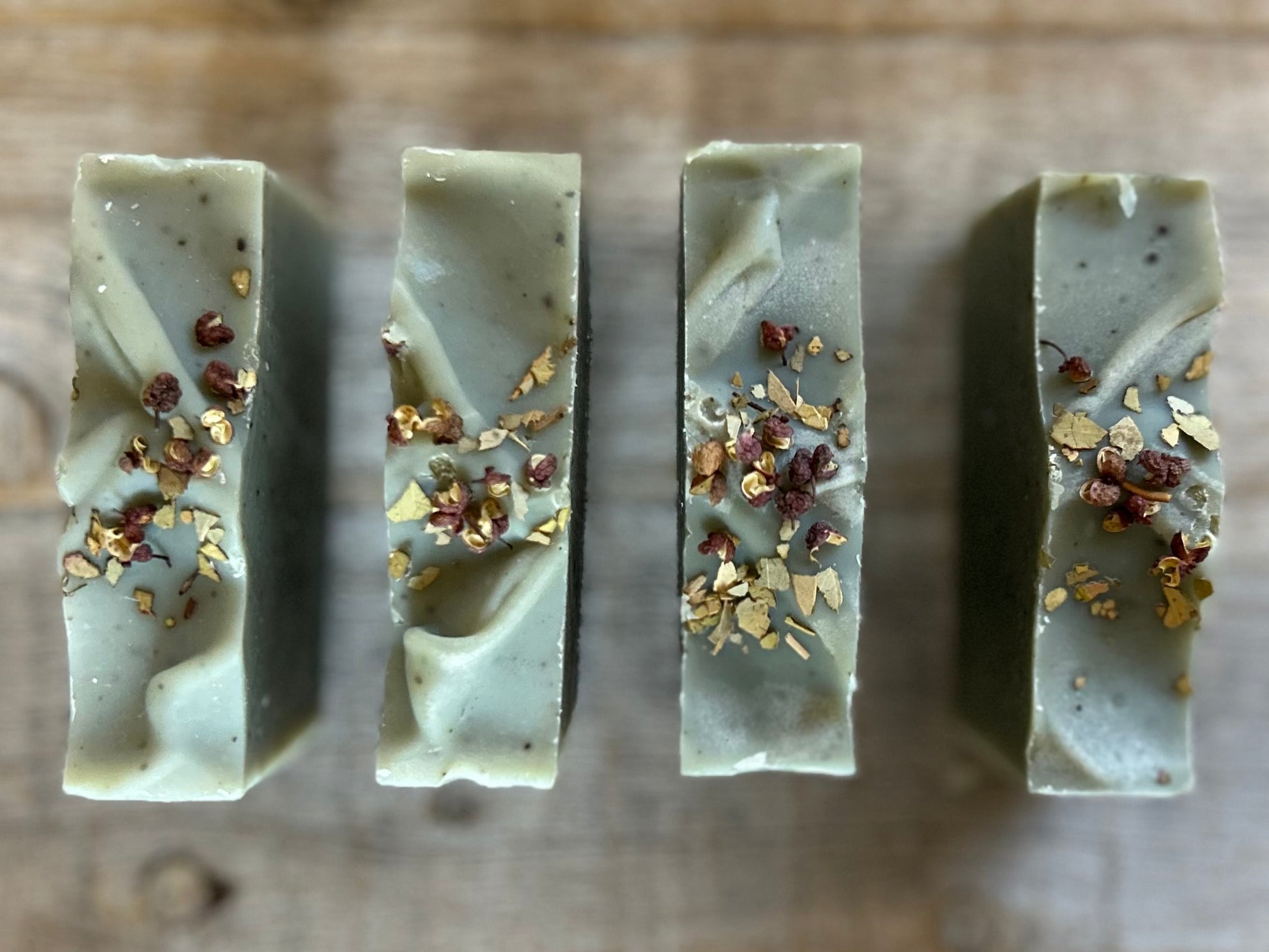 Scented with spearmint, lime and rosemary essential oil, you will feel like you are taking the most refreshing shower in the forest.&nbsp; Winter Forest soap is made with nourishing goat's milk, cocoa butter, shea butter, avocado oil, caster oil, french green clay, bamboo charcoal and ground juniper berries for light exfoliation. Kendrick Homestead