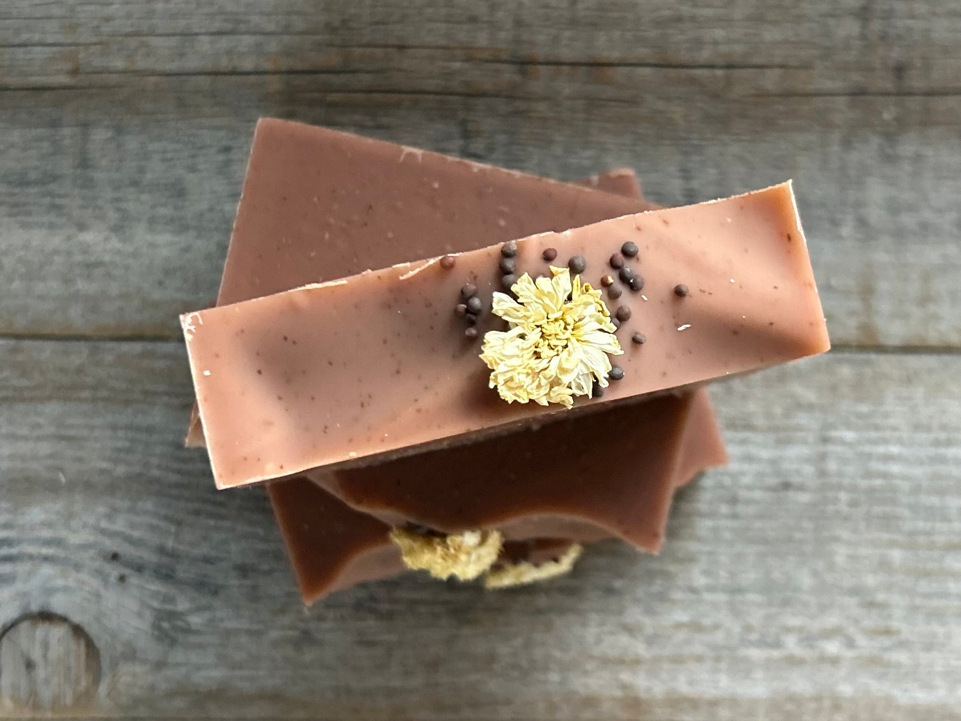 Warm and earthy notes of fall, Cranberry Honey soap is made with nourishing goat's milk, cocoa butter, creamy shea butter, raw honey and freeze dried cranberry powder. With notes of orange and rosemary, this beautiful burgundy floral soap will look stunning in your fall kitchen or bathroom decor. Kendrick Homestead