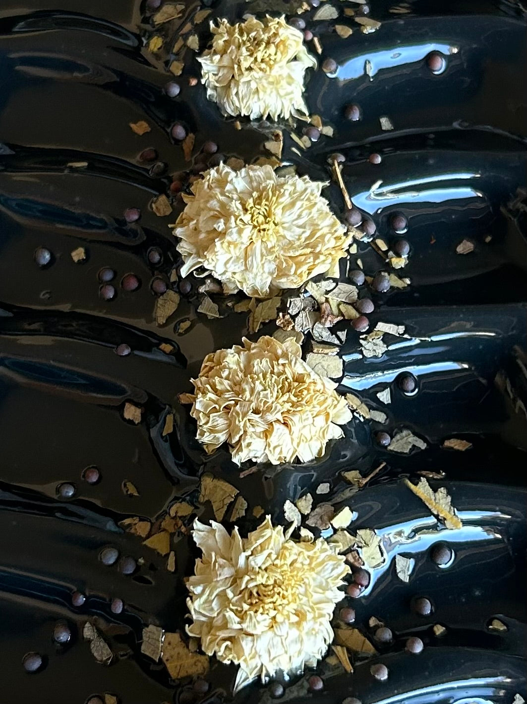 After Dark soap is made with nourishing shea butter, cocoa butter and sweet almond oil. Scented with spearmint, lime and rosemary essential oil and beautifully decorated with a white chrysanthemum, mustard seeds and eucalyptus leaves.

Needless to say, if you want a soap to impress your guests, this is a showstopper.

SCENT:


Naturally scented with spearmint, lime and rosemary essential oil.

Kendrick Homestead