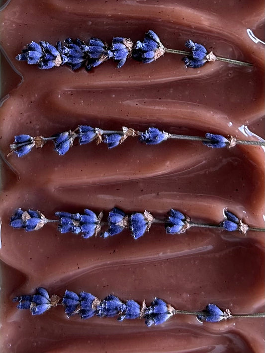 Harness the tranquil essence of lavender essential oil with a little cedarwood and benzoin essential oil to sweeten it up! Honey Lavender soap is made with nourishing shea butter, honey, cocoa butter and avocado oil.