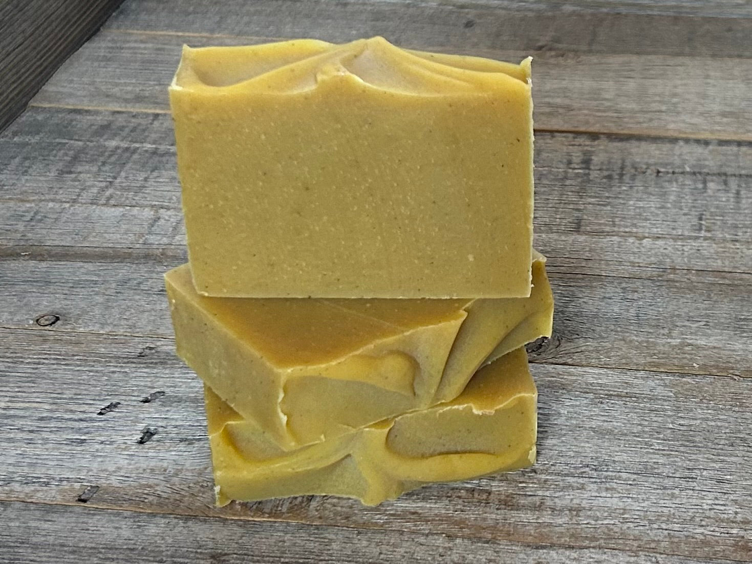 A delightful combination of organic pumpkin puree, cinnamon and clove.  The high amount of shea butter creates a luxurious feel. If you are obsessed with pumpkins, this is the perfect fall season soap. Kendrick Homestead