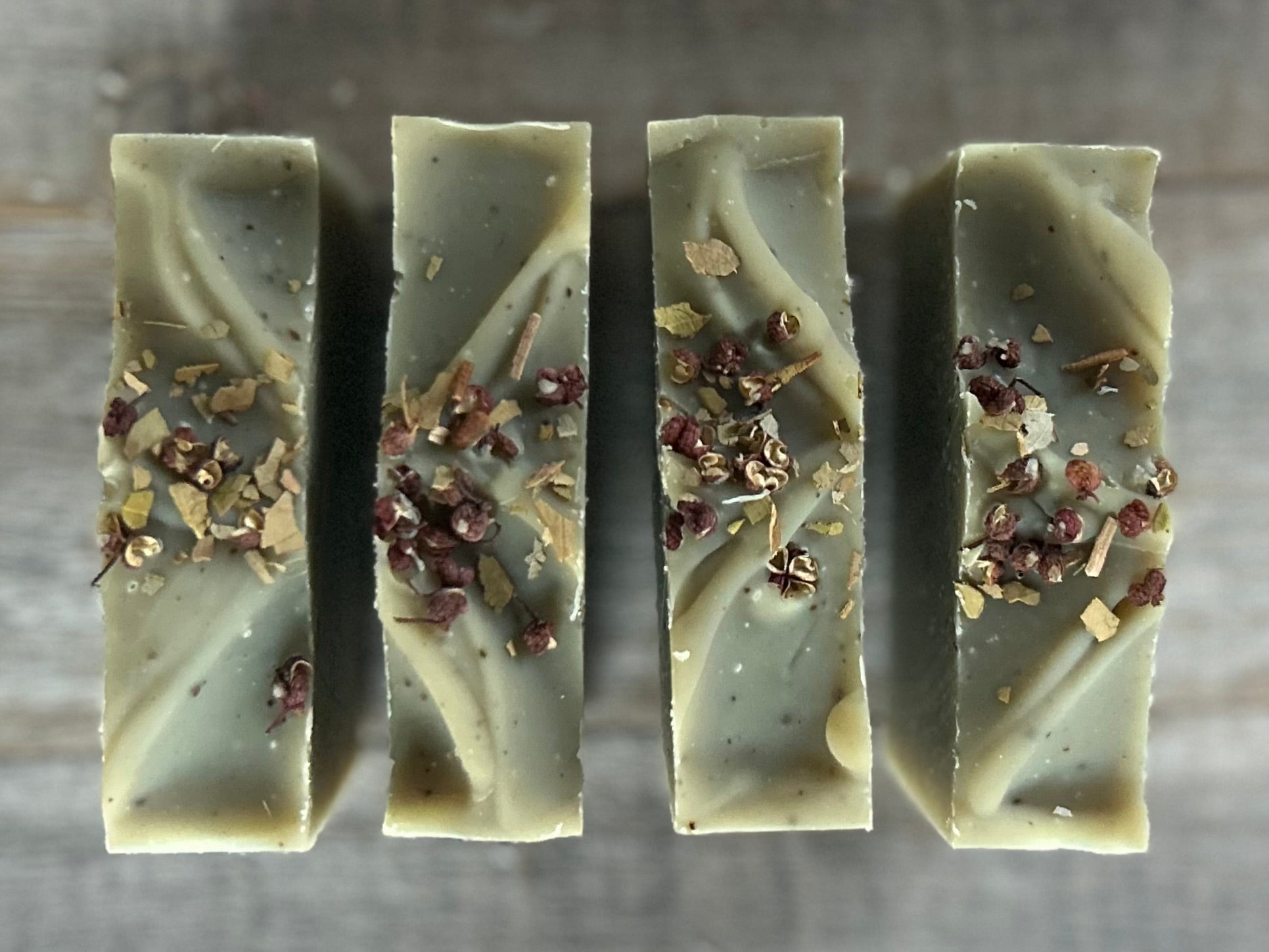 Scented with spearmint, lime and rosemary essential oil, you will feel like you are taking the most refreshing shower in the forest.&nbsp; Winter Forest soap is made with nourishing goat's milk, cocoa butter, shea butter, avocado oil, caster oil, french green clay, bamboo charcoal and ground juniper berries for light exfoliation. Kendrick Homestead