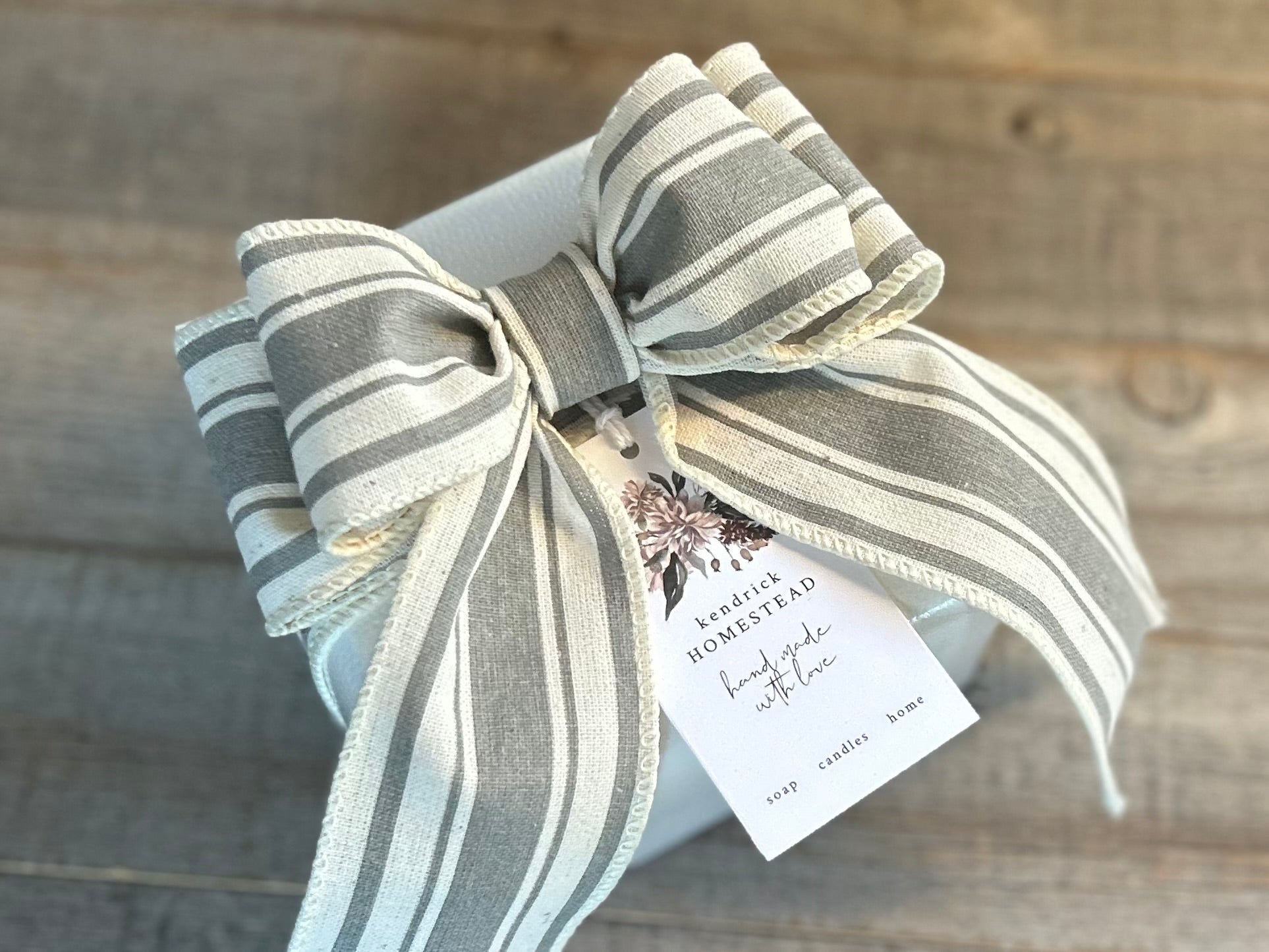 farmhouse gift wrapping
