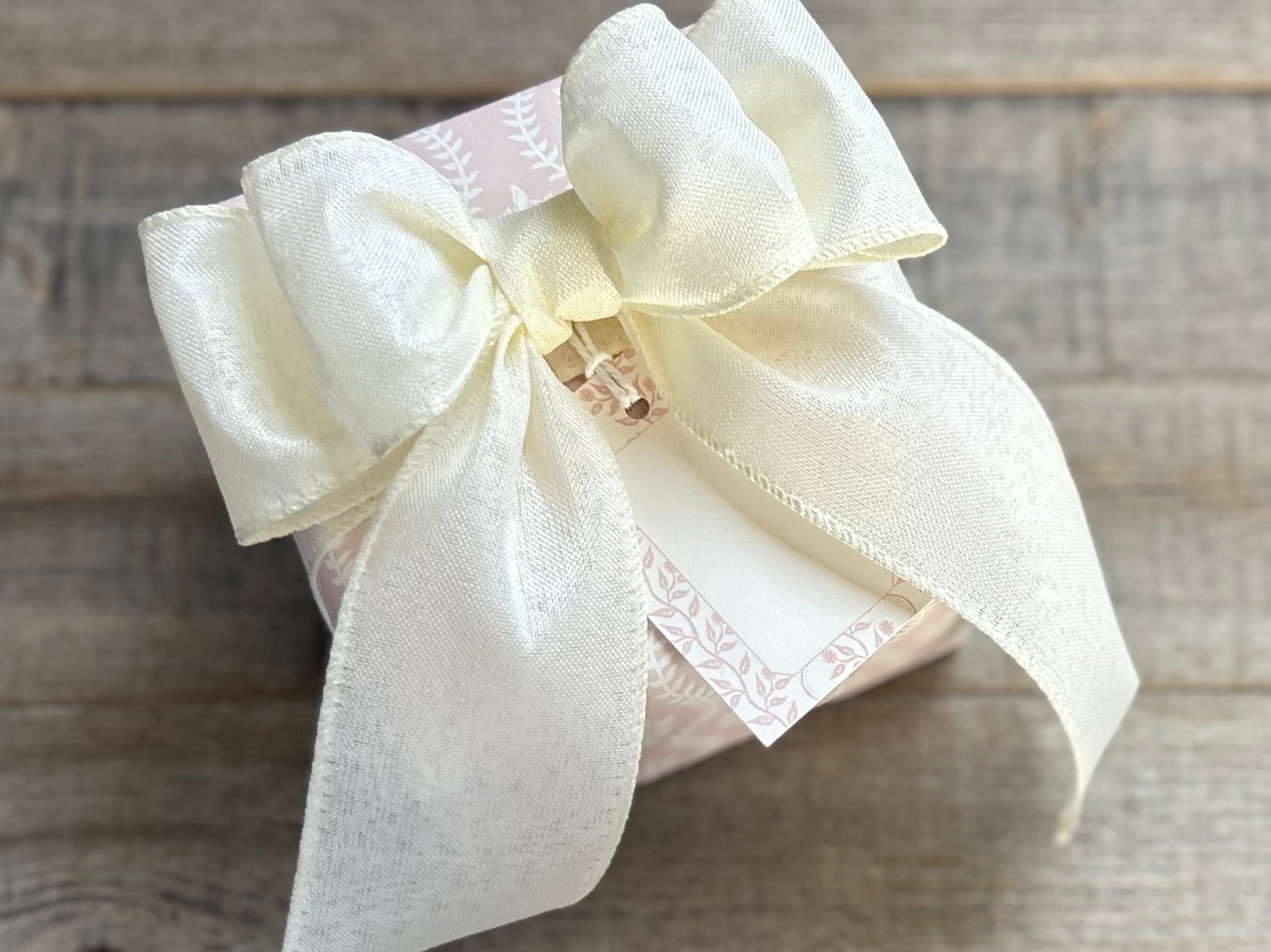 Dalia gift wrapping, Kendrick Homestead