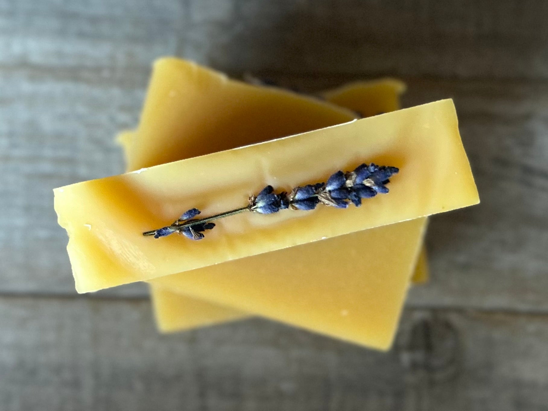 When summer meets autumn. Immerse yourself in a warm pumpkin pie with vibrant lavender.  Lavender Pumpkin soap is made with nourishing goat's milk, real pumpkin puree, cocoa butter, shea butter and sweet almond oil.  Kendrick Homestead