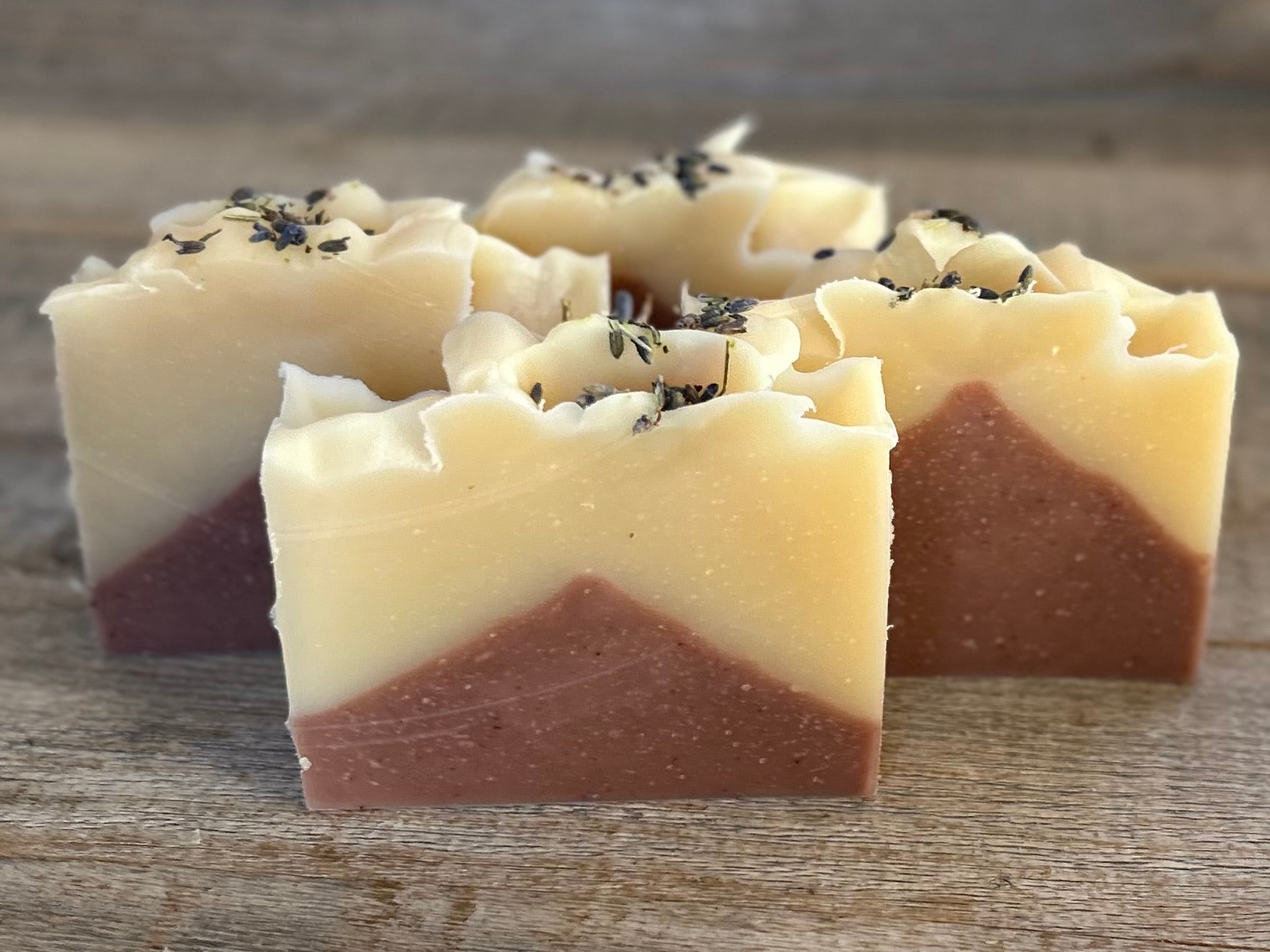 Harness the tranquil essence of lavender essential oil with a little cedarwood and benzoin essential oil to sweeten it up! Honey Lavender soap is made with nourishing shea butter, honey, cocoa butter and avocado oil.