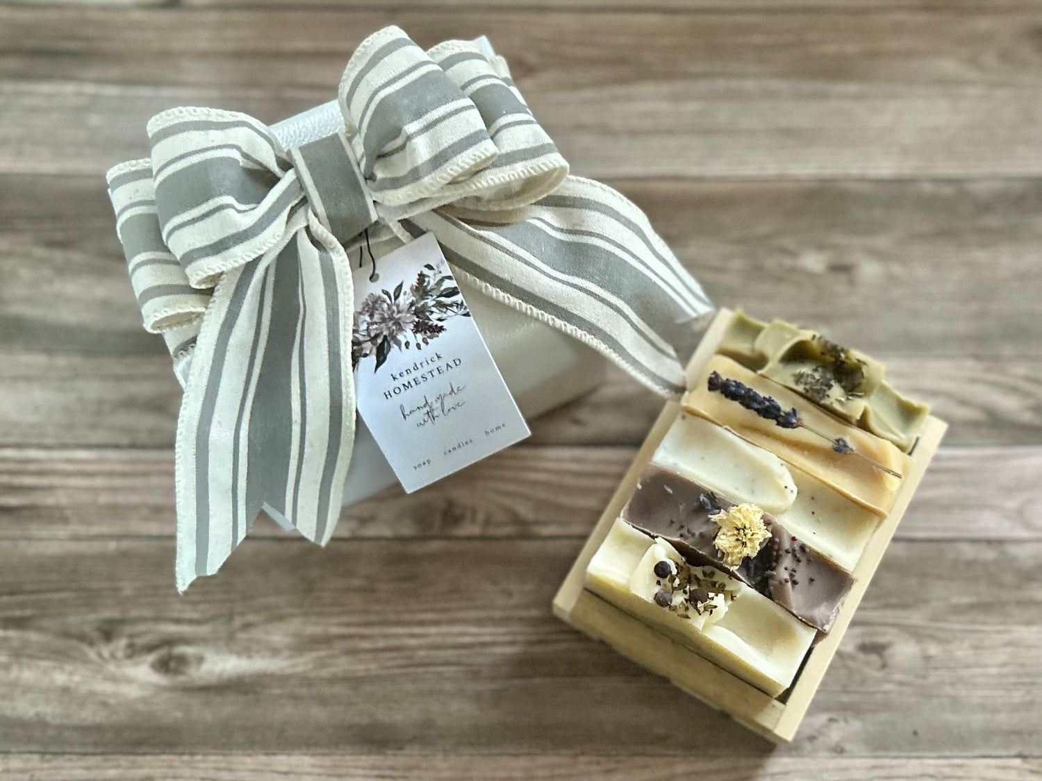 FARMHOUSE 5 soap bars in crate