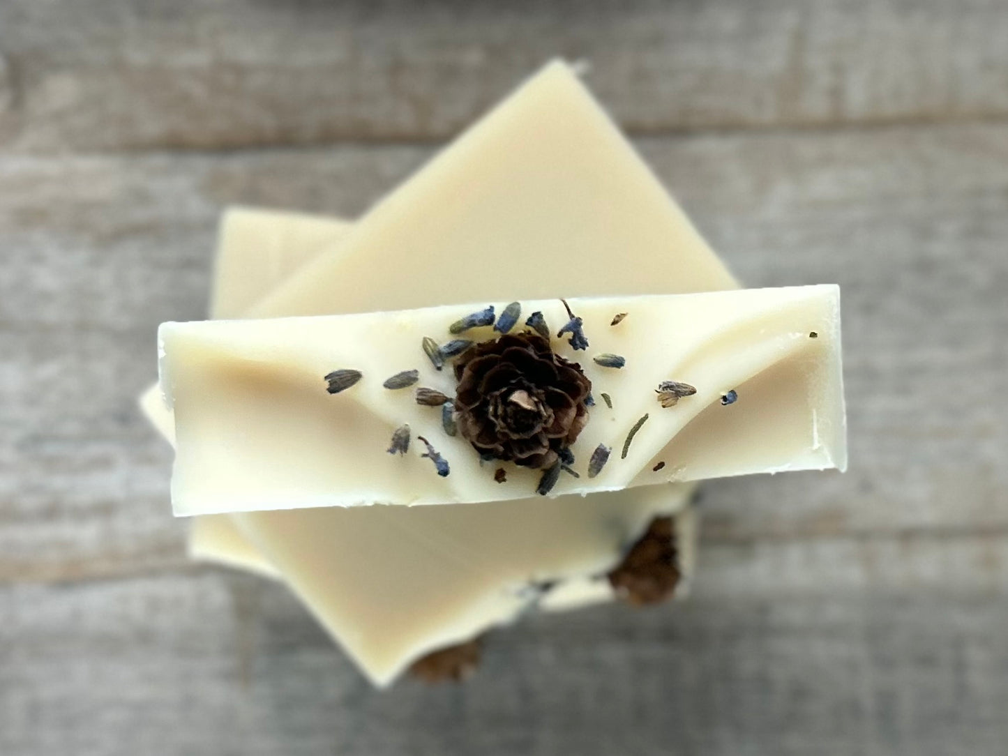 Made with a blend of lavender, peppermint, rosemary and pine needles essential oil to promote a sense of balance and calm. Lavender Pine soap is made with soothing coconut milk, cocoa butter, shea butter, sweet almond oil and caster oil.&nbsp; Beautifully decorated to look like a snowy winter, this blend gently cleanses the skin while relieving tension and easing the mind.

Kendrick Homestead