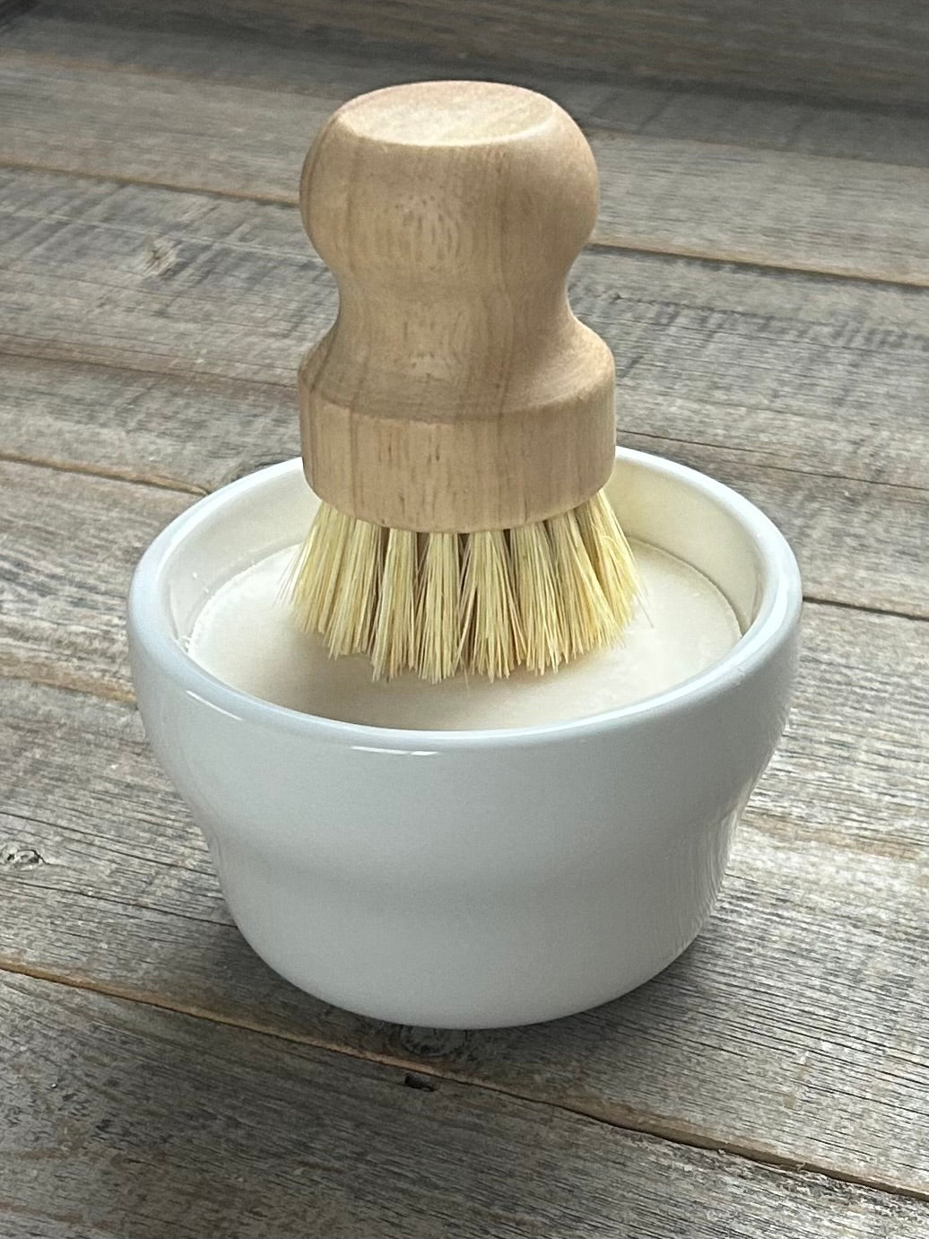 Solid dish soap, kendrick homestead
coconut oil, castor oil, citric acid and lemon and lavender essential oil