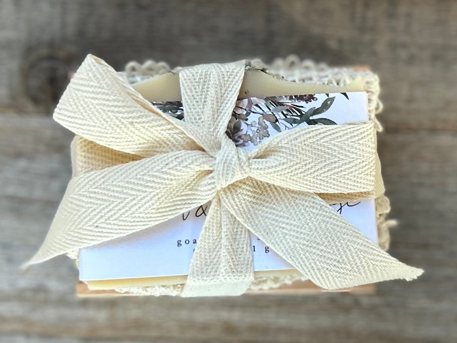 Soap with Wood dish gift set, Kendrick Homestead